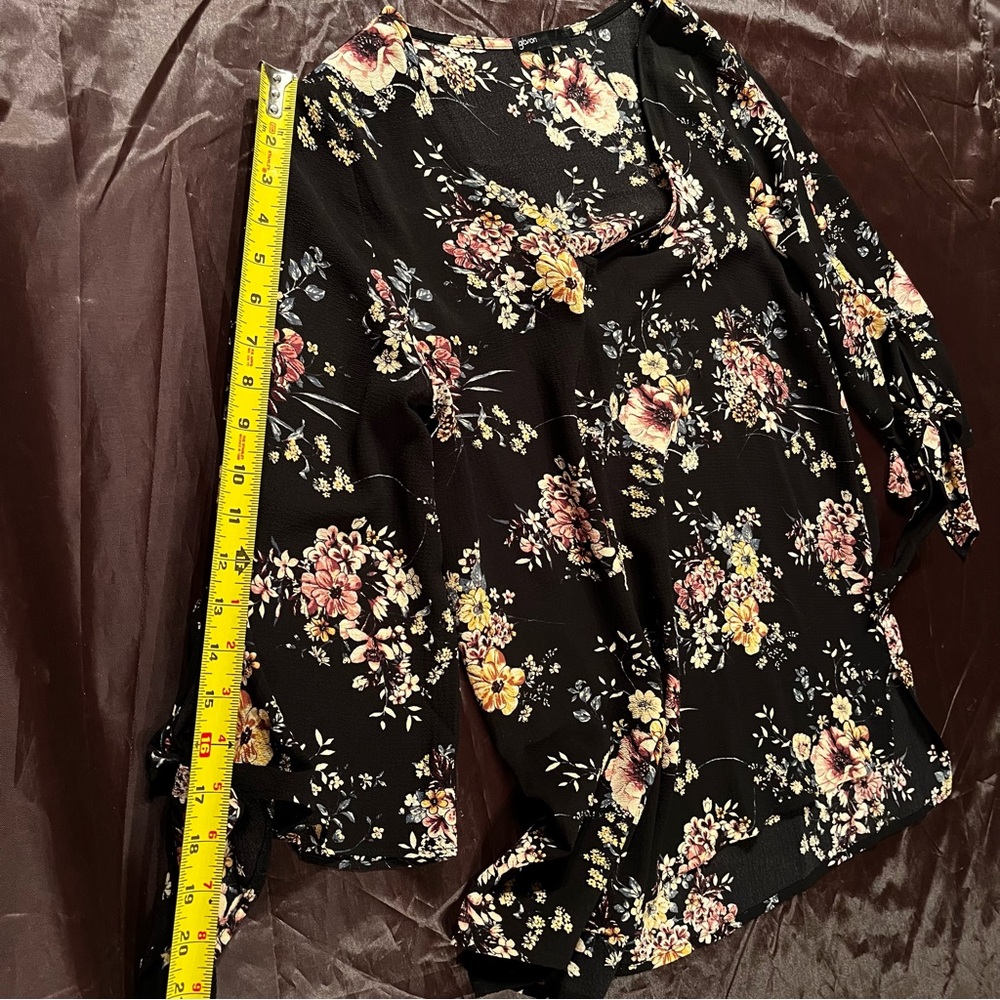 Gibson Black Floral Women's Blouse